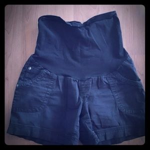Maternity shorts